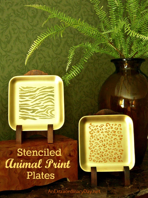 FolkArt® Stencils & Paints :: Stenciled Animal Print Plates :: Tutorial :: #plaidcrafts