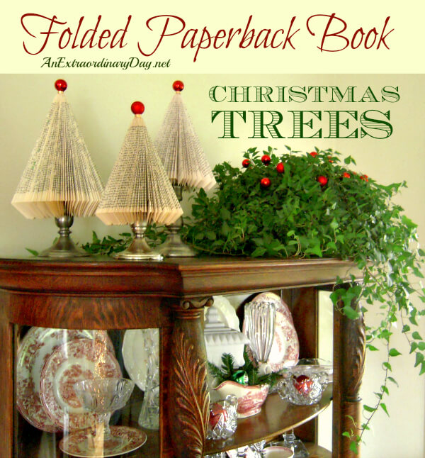 If you've always wanted to know how to make paperback Christmas trees... Click through for this fabulous tutorial from AnExtraordinaryDay.net. Gather a stack of paperbacks and make a forest of book page Christmas gifts.