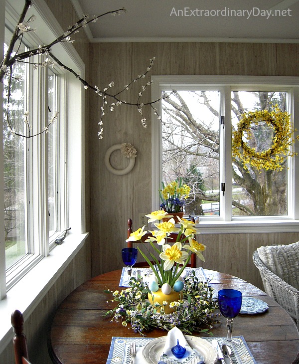 Hang flowering branches in a room :: Metamorphosis :: Spring Decor :: AnExtraordinaryDay.net