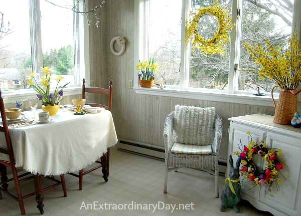 Yellow Accented Sun Room :: AnExtraordinaryDay.net