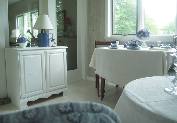 Sunroom in blue & white :: AnExtraordinaryDay.net