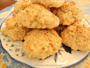 Cheesy Supper and Breakfast Biscuits :: The Recipe :: AnExtraordinaryDay.net :: #CheesyBiscuits #BiscuitRecipe