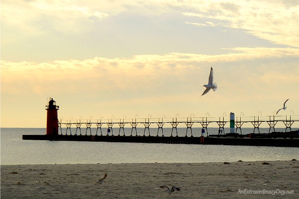 Your calling, should you choose to use it :: South Haven Pier 