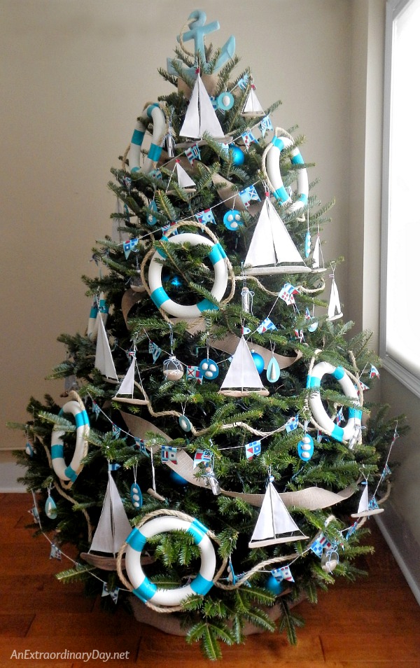 Unique Ways to Decorate a Nautical Christmas Tree