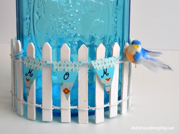 Add a MOM banner to the Mason Jar picket fence
