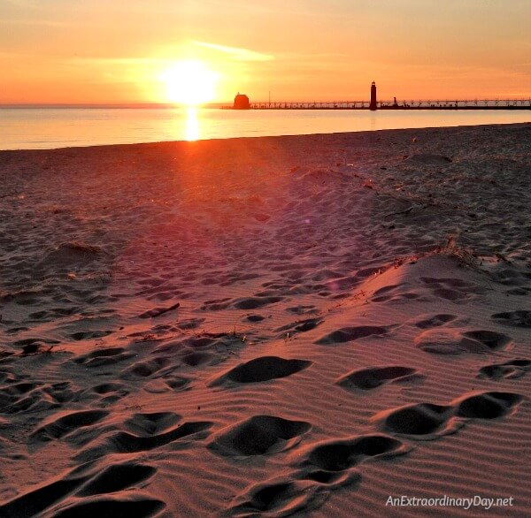 Meditating on God's word - Sunset on Lake Michigan - AnExtraordinaryDay.net