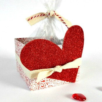 Gift box idea for a Valentine's Day food gift -