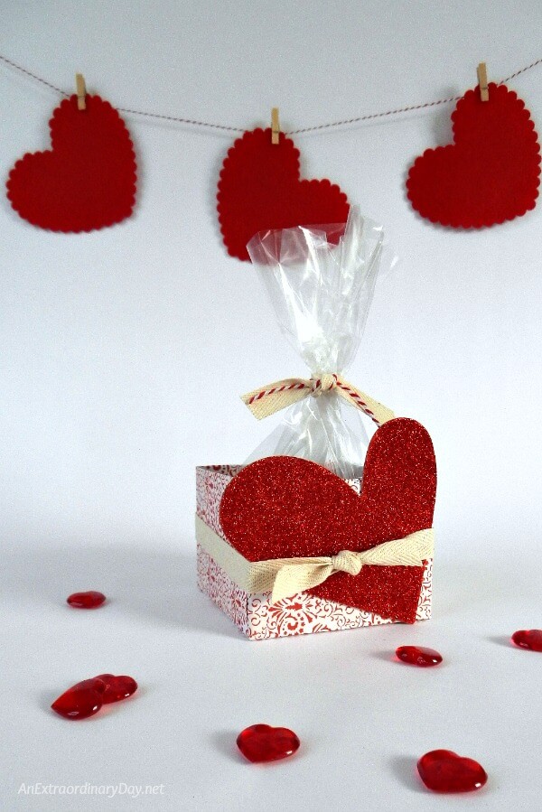 How to Bake & Package a Chocolate Valentine's Day Gift 