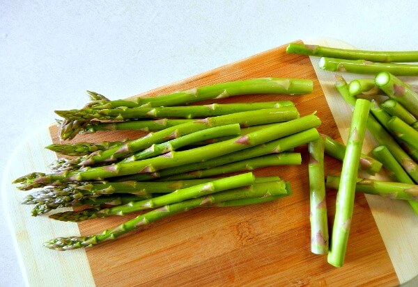 Start by preparing asparagus for your sandwich 