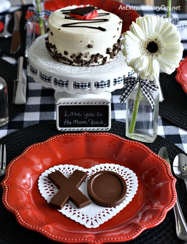 Red Plate with Chocolate X and O - Simple Valentine Table Setting - AnExtraordinaryDay.net