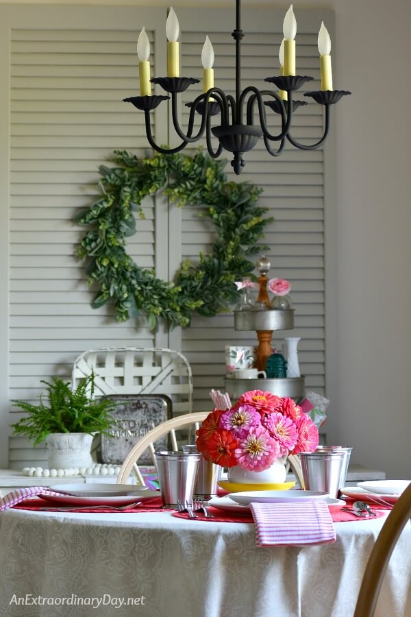 ining room and pink centerpiece - Get ready to celebrate - AnExtraordinaryDay.net